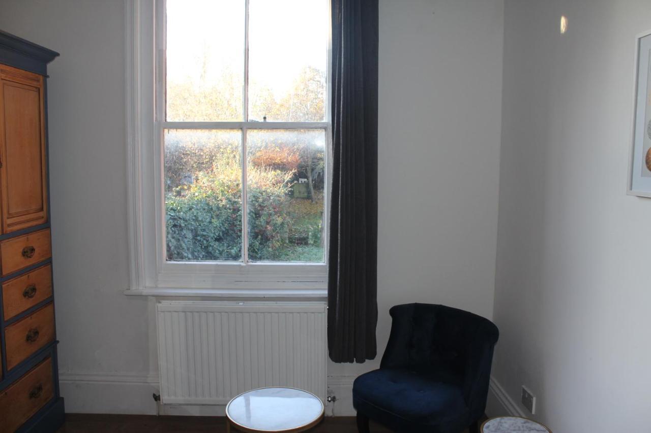 Canterbury Accommodations With Free Car Park Onsite And High Speed Wifi Exterior photo